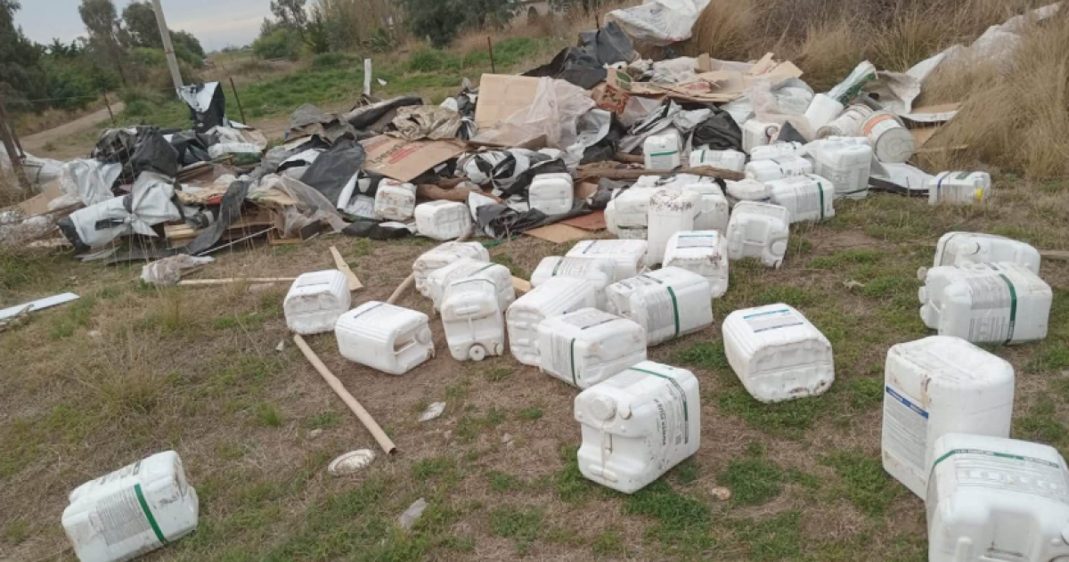 Los bidones estaban en la planta de reciclado municipal (Foto La 5 Noticias)