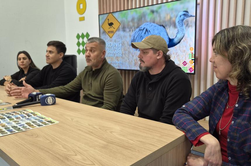 La iniciativa busca fomentar la observación y el registro de aves