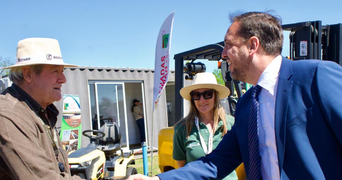 El intendente también estuvo presente en la apertura oficial de la Rural