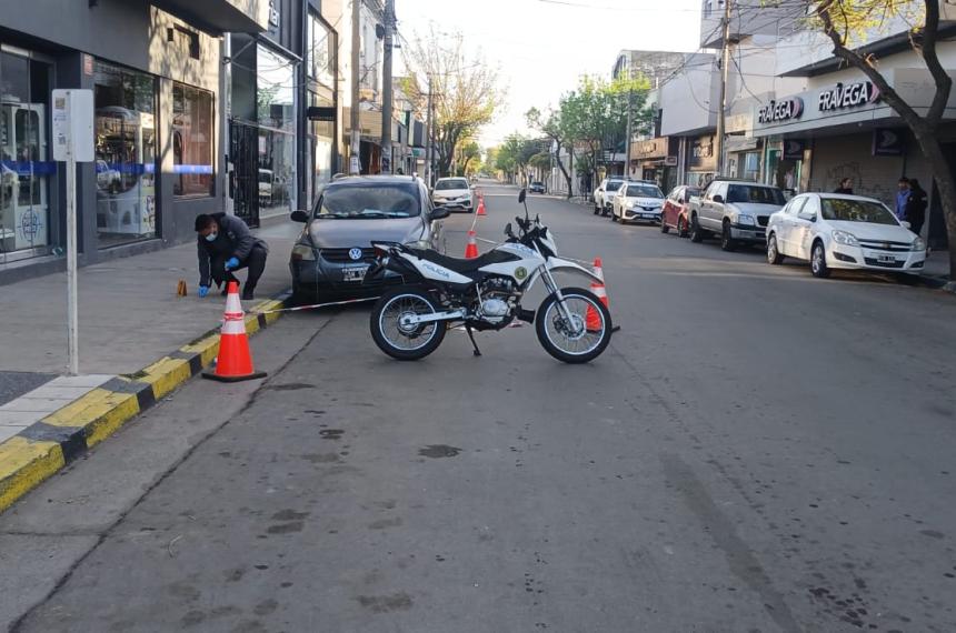 El hecho ocurrió este domingo en pleno centro de Santa Rosa