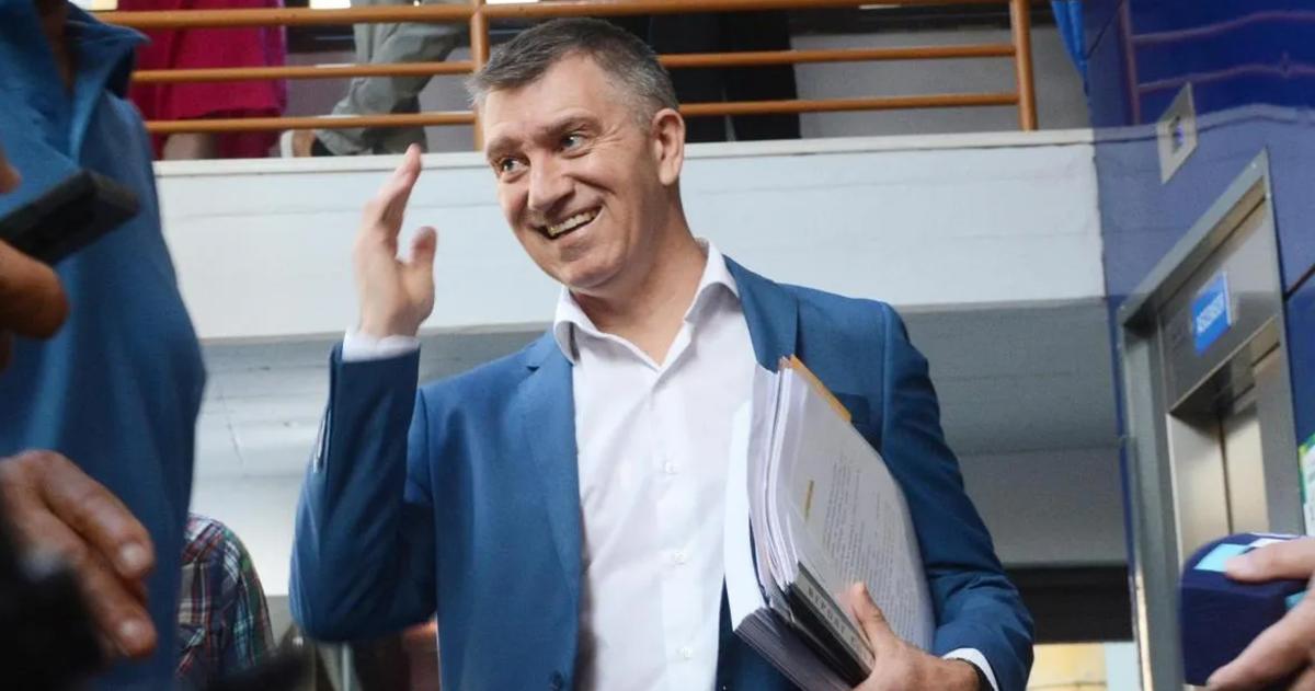El ministro de Hacienda Guido Bisterferld