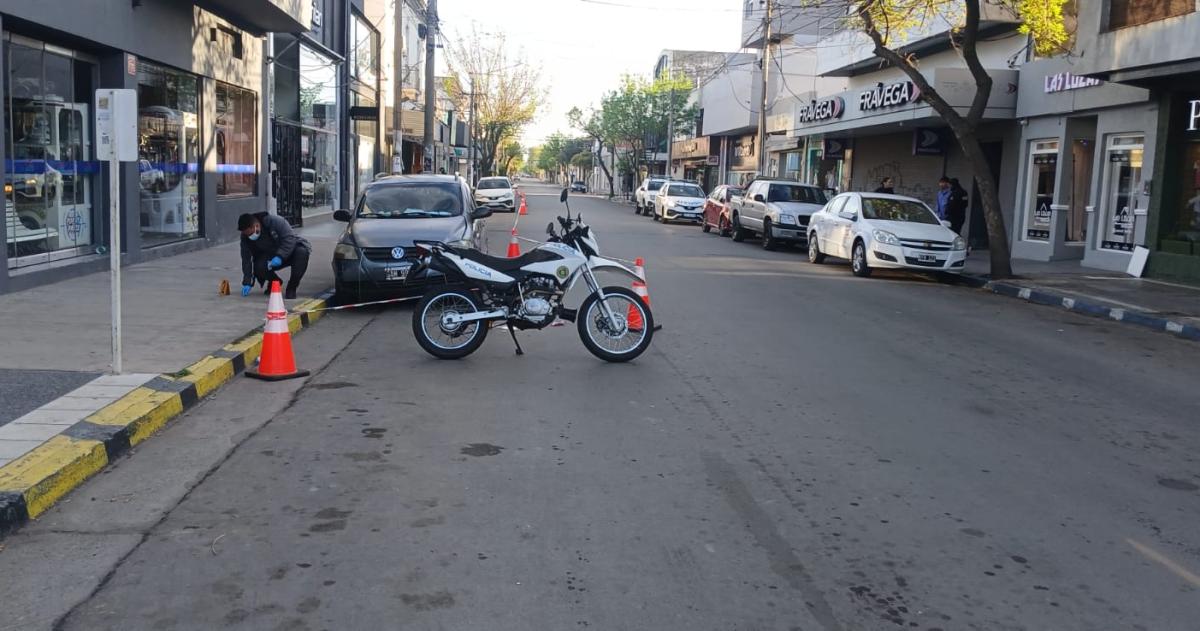 El hecho ocurrió este domingo en pleno centro de Santa Rosa