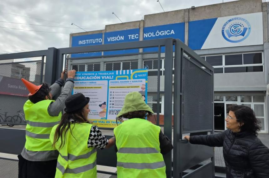 Las actividades llegaron a la Escuela N° 1 la Escuela N° 74 el IVT María Auxiliadora y Domingo Savio