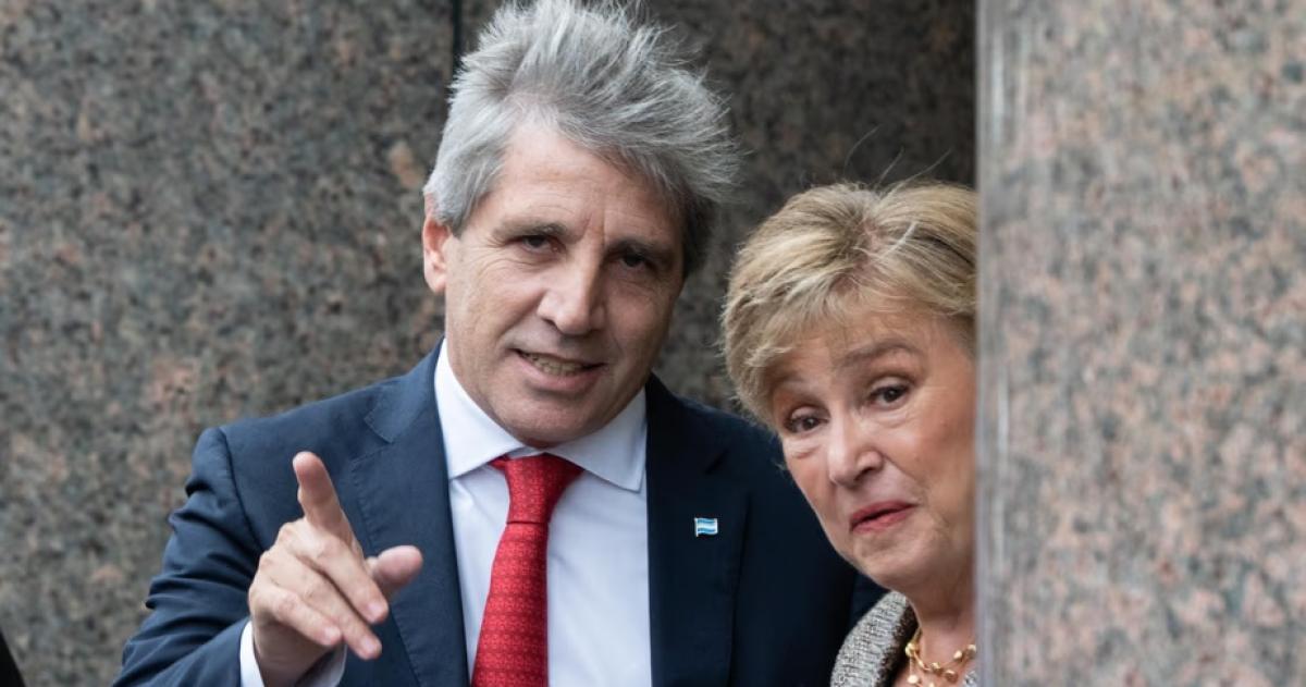 Luis Caputo y la directora gerente del FMI Kristalina Georgieva