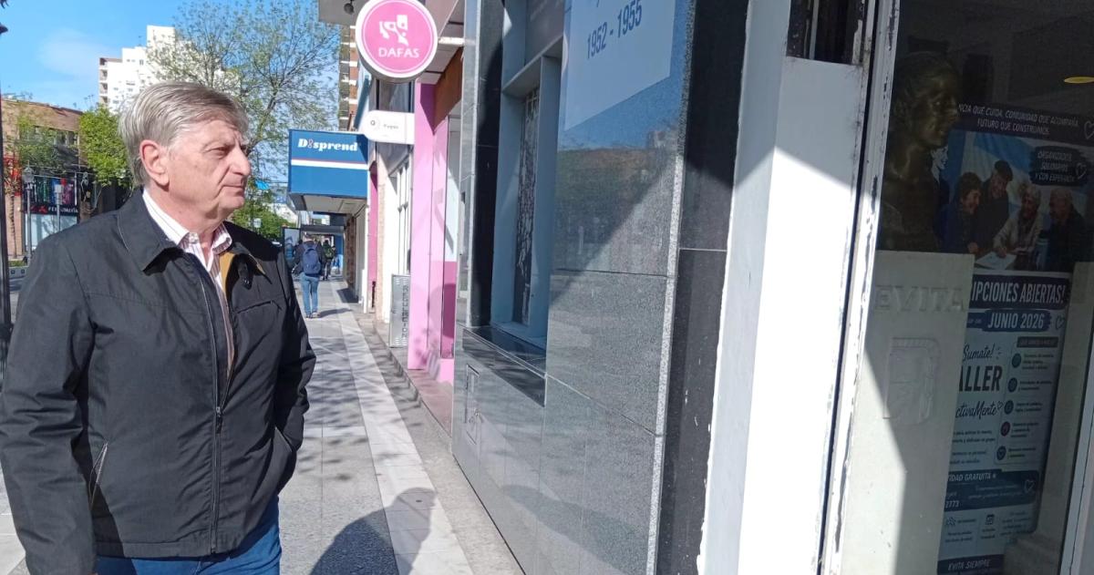 El gobernador este martes al ingresar a la sede del PJ pampeano
