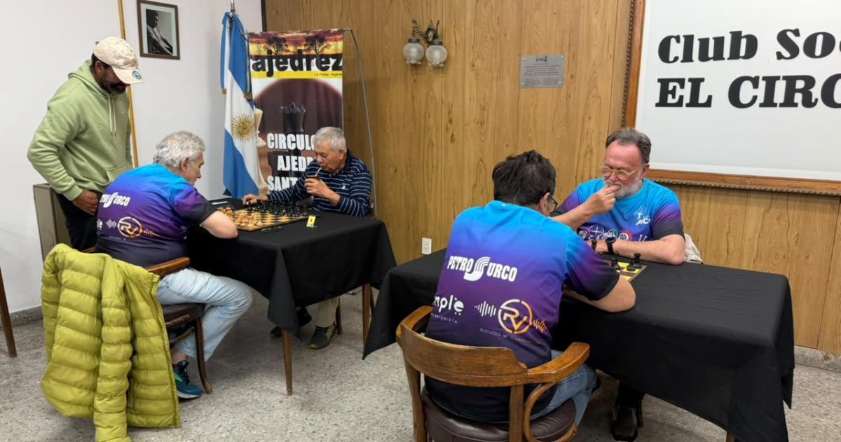 Los adultos mayores también compiten en ajedrez