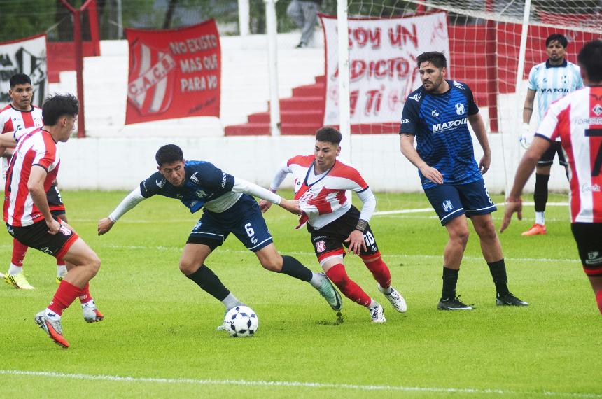 Costa Brava se tomó revancha y sacó de la competencia a los Azules