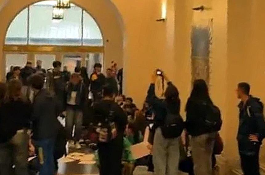 La protesta estudiantil no se da en un día cualquiera- el martes el juez Martín Cormick declaró la inconstitucionalidad del Decreto 7592025
