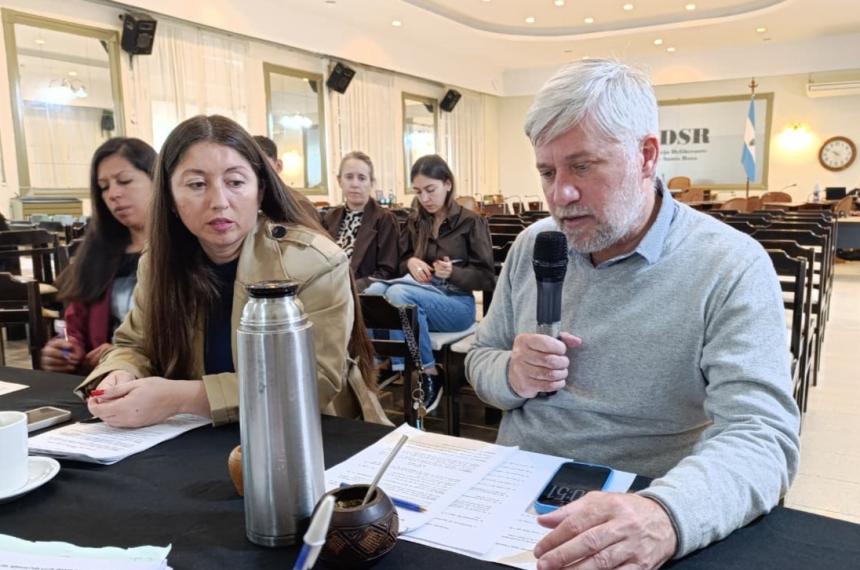 El jefe del bloque del FreJuPa Francisco Bompadre lleva el pulso de la comisión