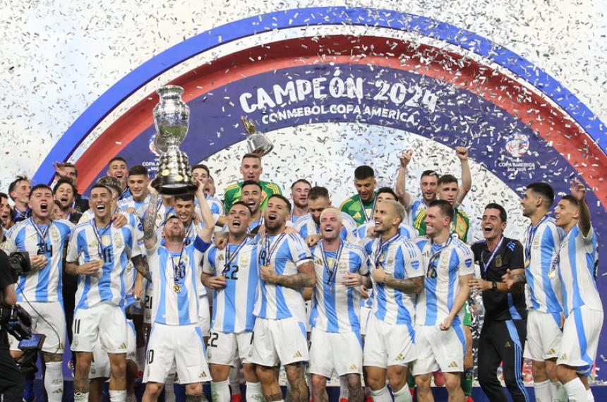 La Copa de 2024 levantada por Leo Messi
