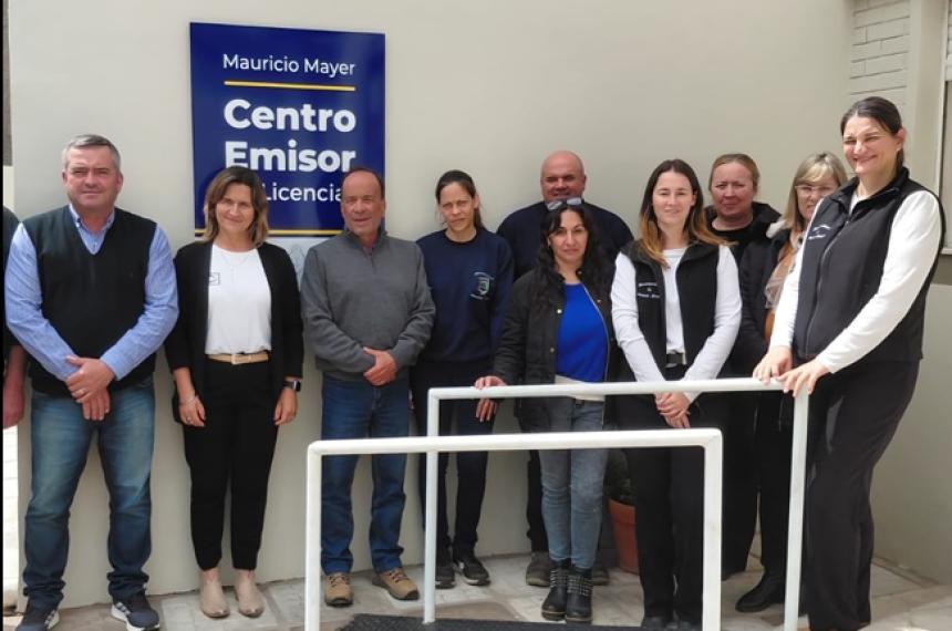 Autoridades provinciales encabezaron el acto en Mauricio Mayer