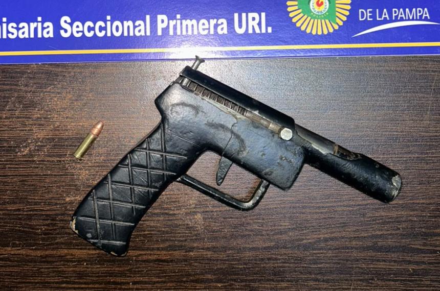 El arma de fabricación casera fue secuestrada por la Policía