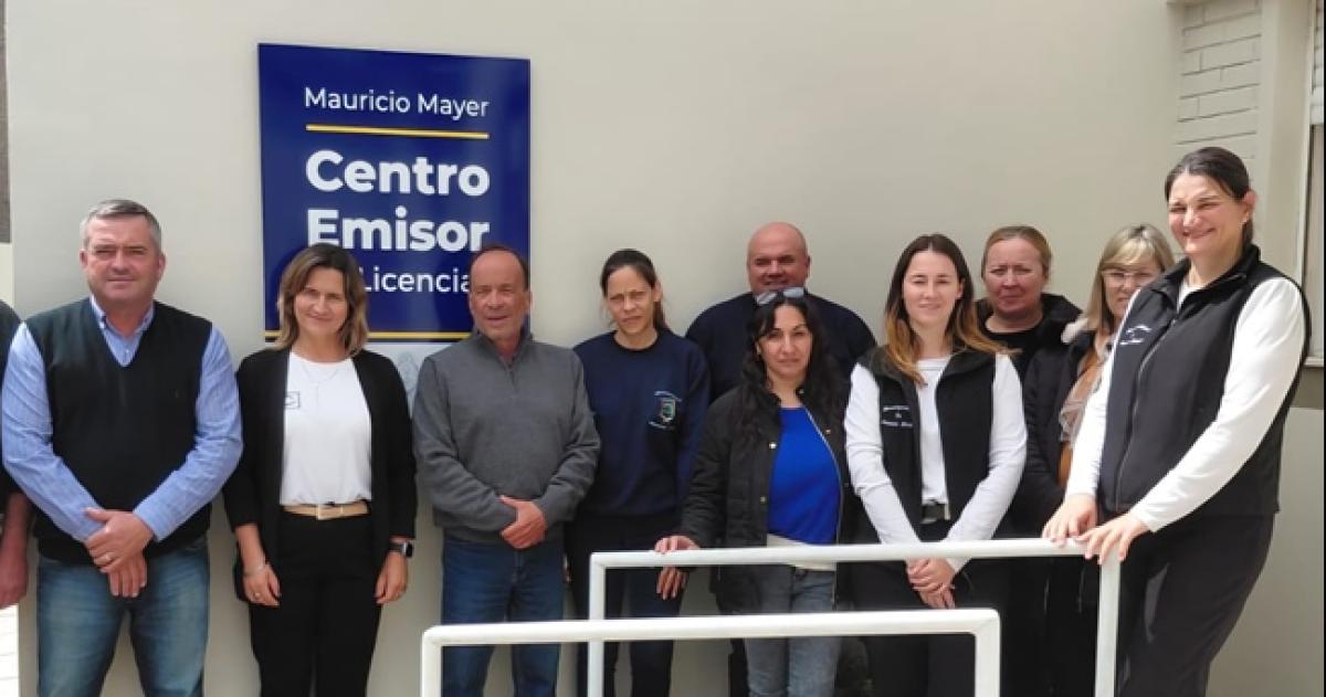 Autoridades provinciales encabezaron el acto en Mauricio Mayer