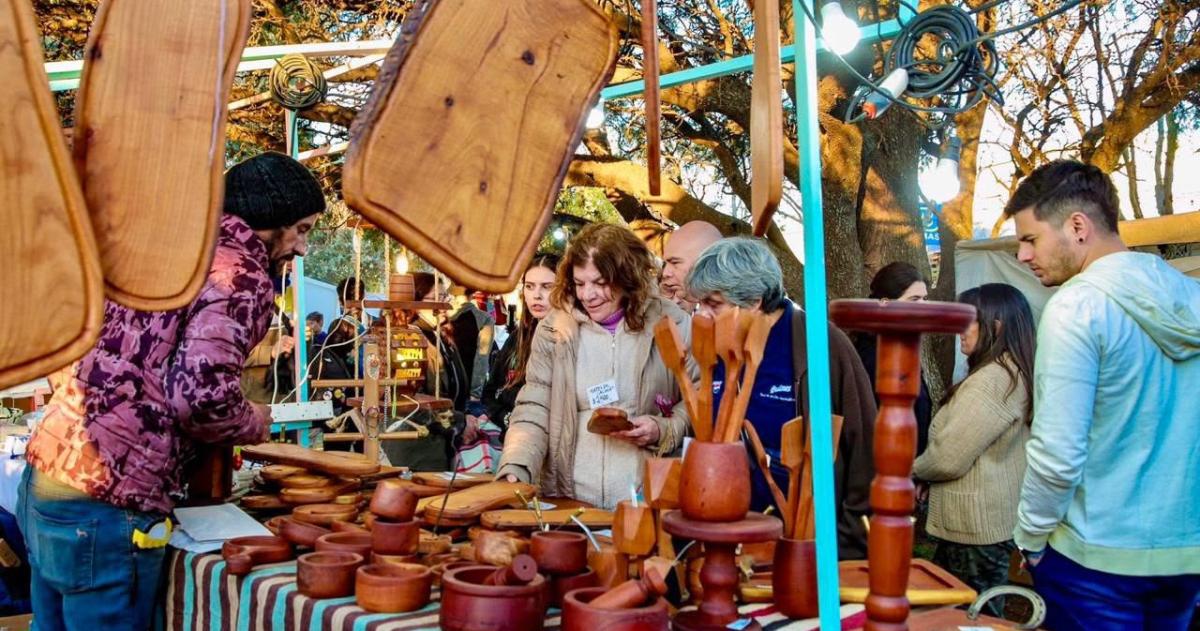 La Feria del Día del Manualista est� instalada en la Plaza San Martín