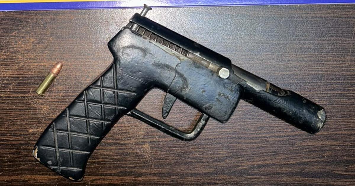 El arma de fabricación casera fue secuestrada por la Policía