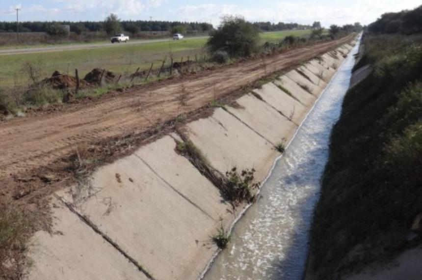 Los vecinos del barrio Escondido padecen el actual sistema de líquidos cloacales hacia el sur de la ciudad que se realiza a cielo abierto