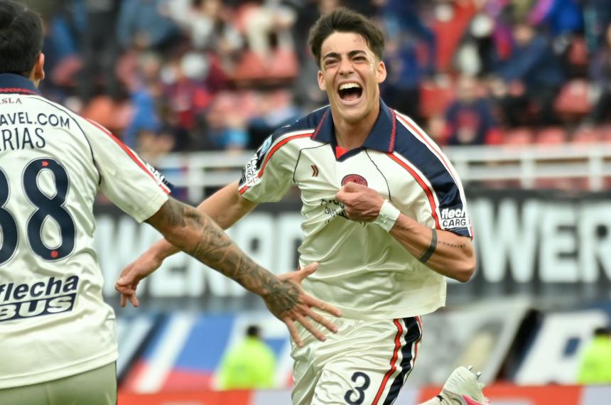 Teo Rodríguez Pagano festeja el gol del desahogo azulgrana