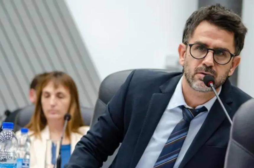 Marín planteó condiciones para beneficiar a los adjudicatarios