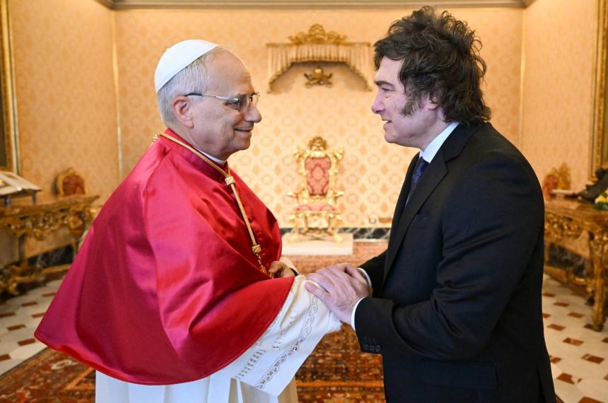 El Papa León XIV junto a Javier Milei en el Vaticano