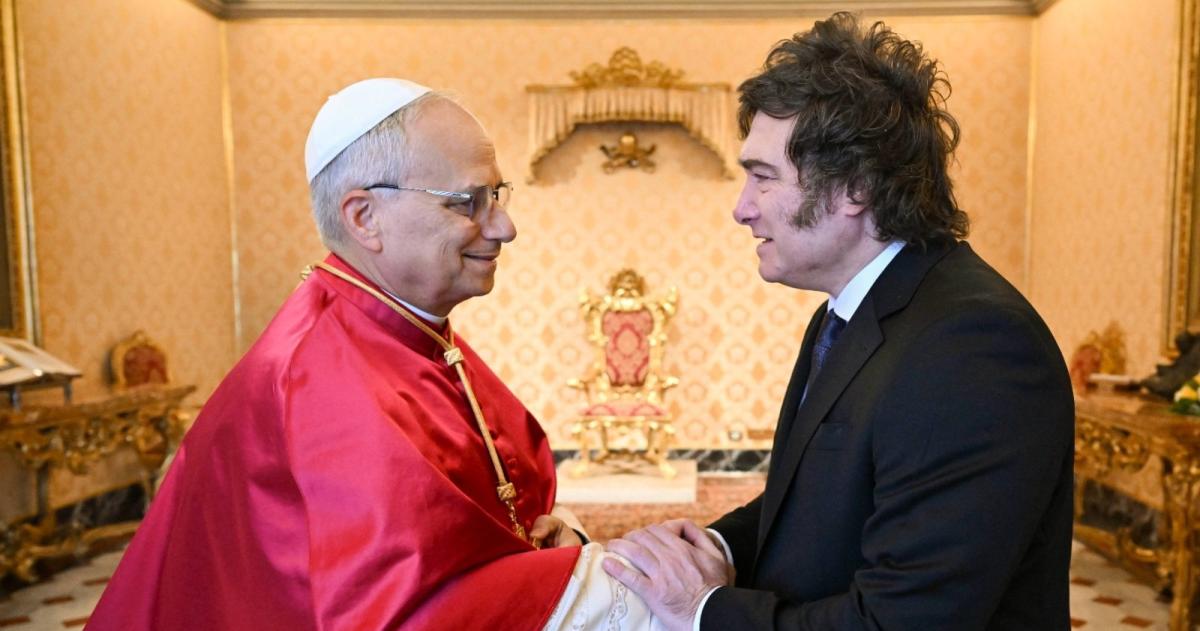 El Papa León XIV junto a Javier Milei en el Vaticano