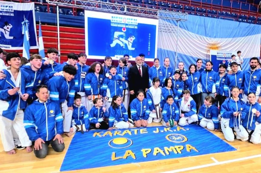 El equipo pampeano que compitió en Neuquén