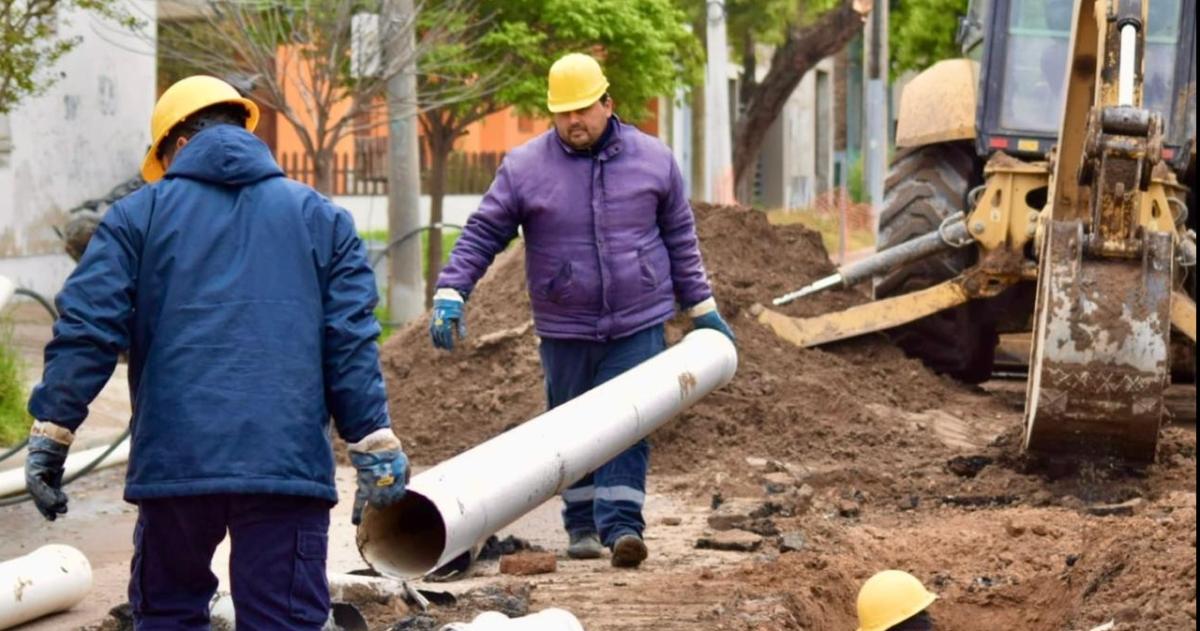 La intervención contempla la renovación total de 214 metros de cañería y el reemplazo de 22 conexiones domiciliarias
