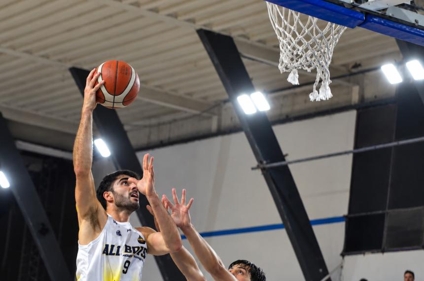 Martín Herrero tuvo un gran partido con 18 puntos y 8 rebotes
