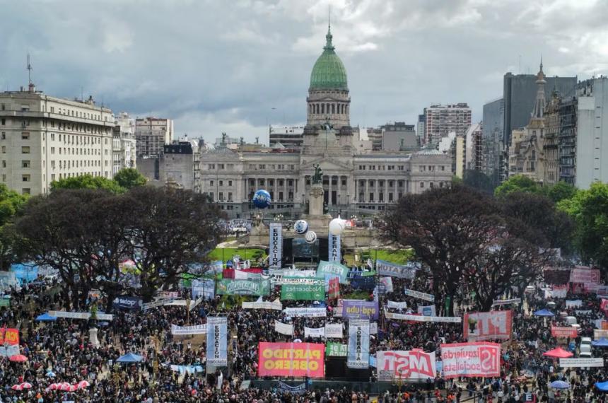 Partidos políticos y organizaciones sociales y gremiales se unieron al reclamo universitario