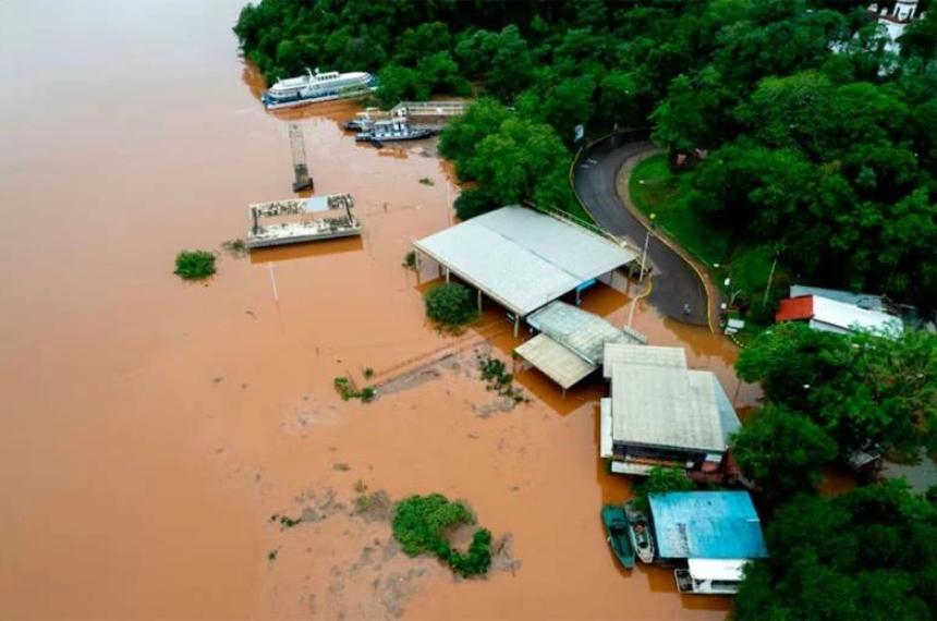 La Dirección General de Seguridad de la Policía de Misiones reportó que 19 personas debieron ser evacuadas a raíz del desborde de los cursos de agua