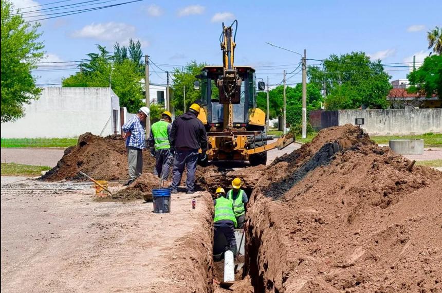 Contin�an las obras del Gobierno provincial en Santa Rosa