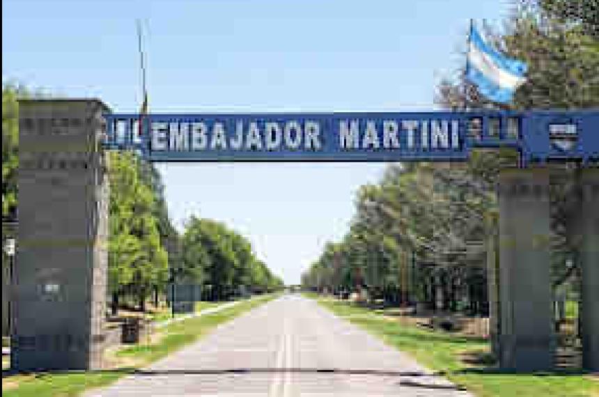 El cargo es para el Colegio de Embajador Martini