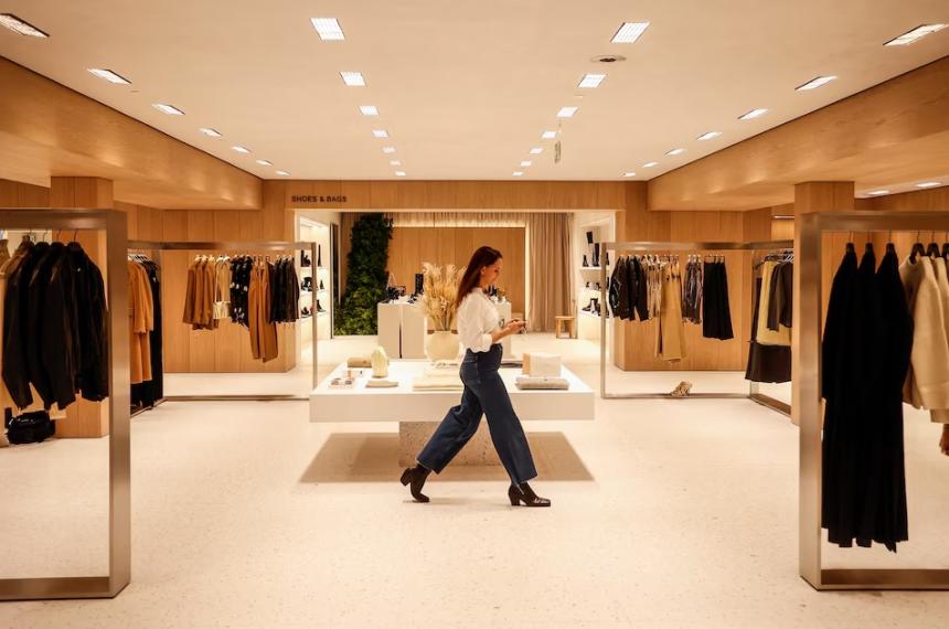 Las marcas apuestan a las promociones y los descuentos para atraer a consumidores que postergan sus compras hasta �ltimo momento