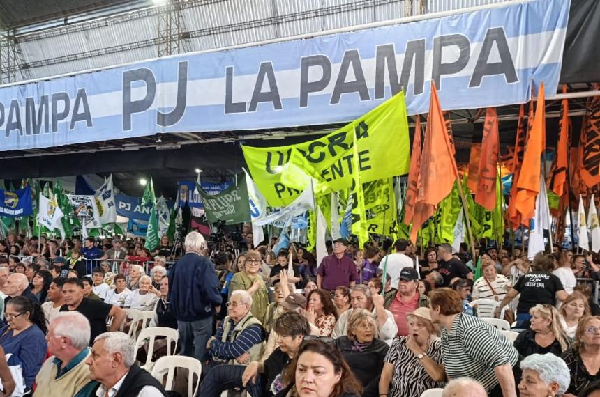 Los colores que adornaron el acto
