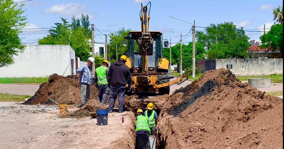 Contin�an las obras del Gobierno provincial en Santa Rosa