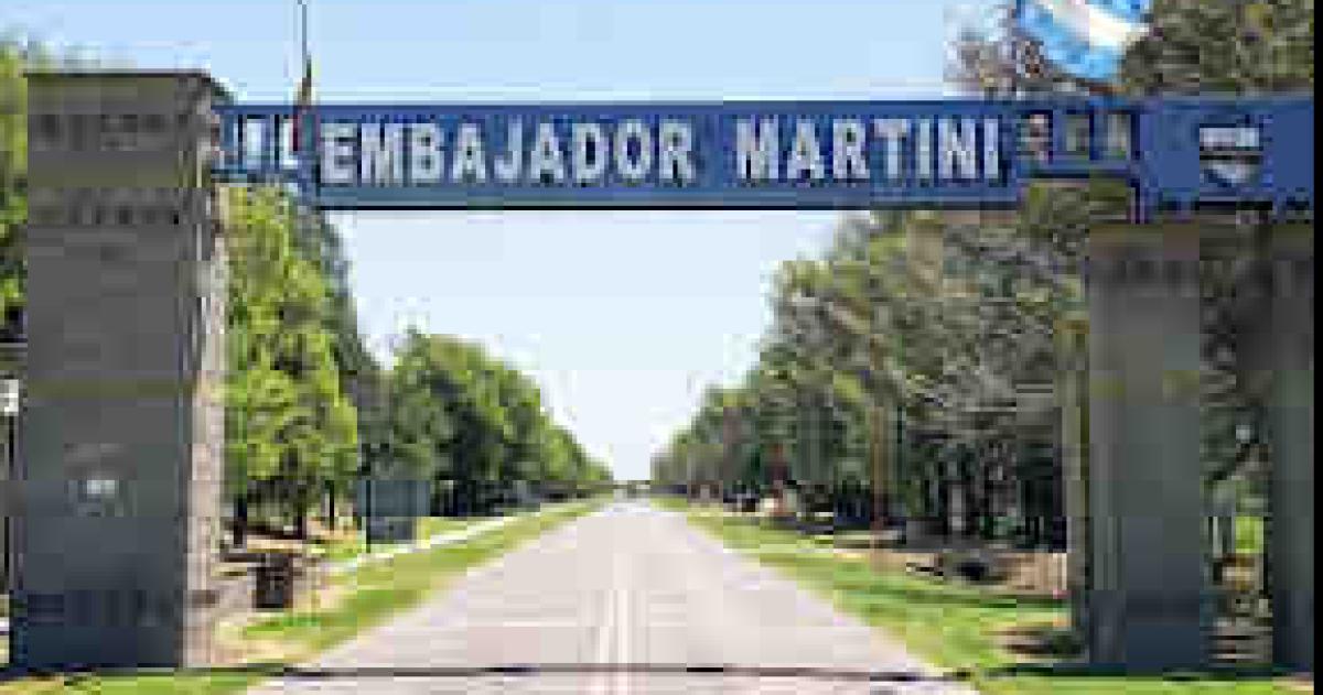 El cargo es para el Colegio de Embajador Martini