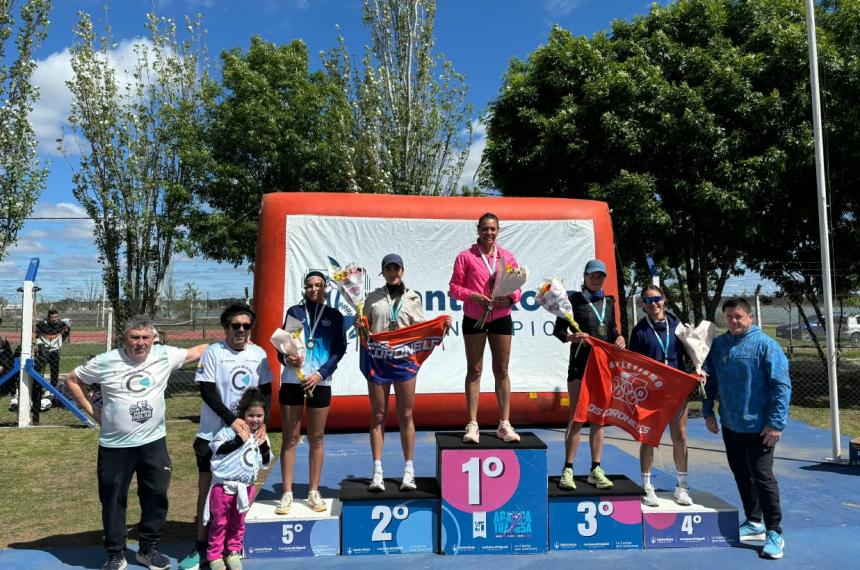 El podio de la categoría damas con Susana Trinak en el primer puesto