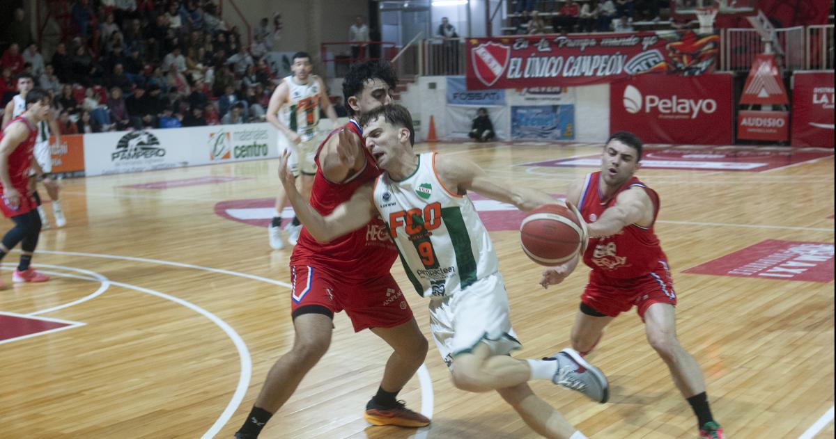 Manu Peyronnet intenta la penetración