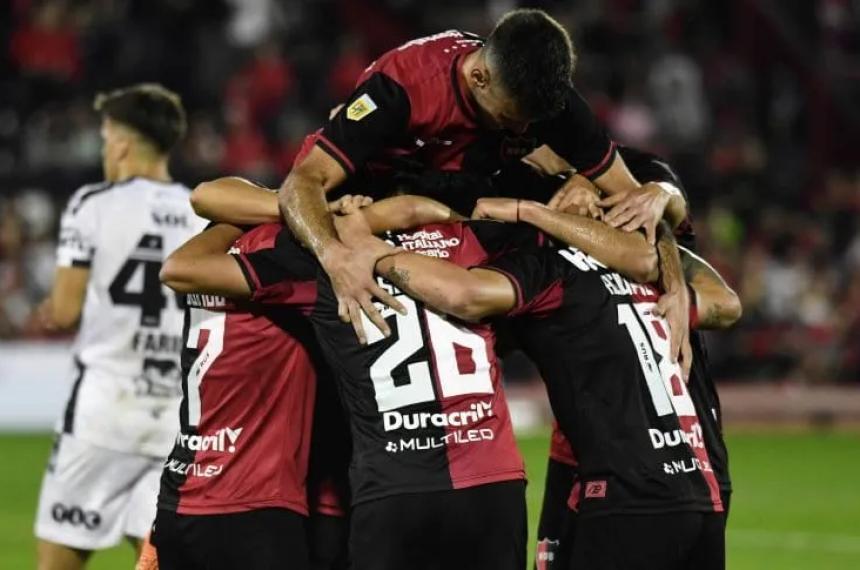 El festejo de la Lepra tras vencer a Central Córdoba