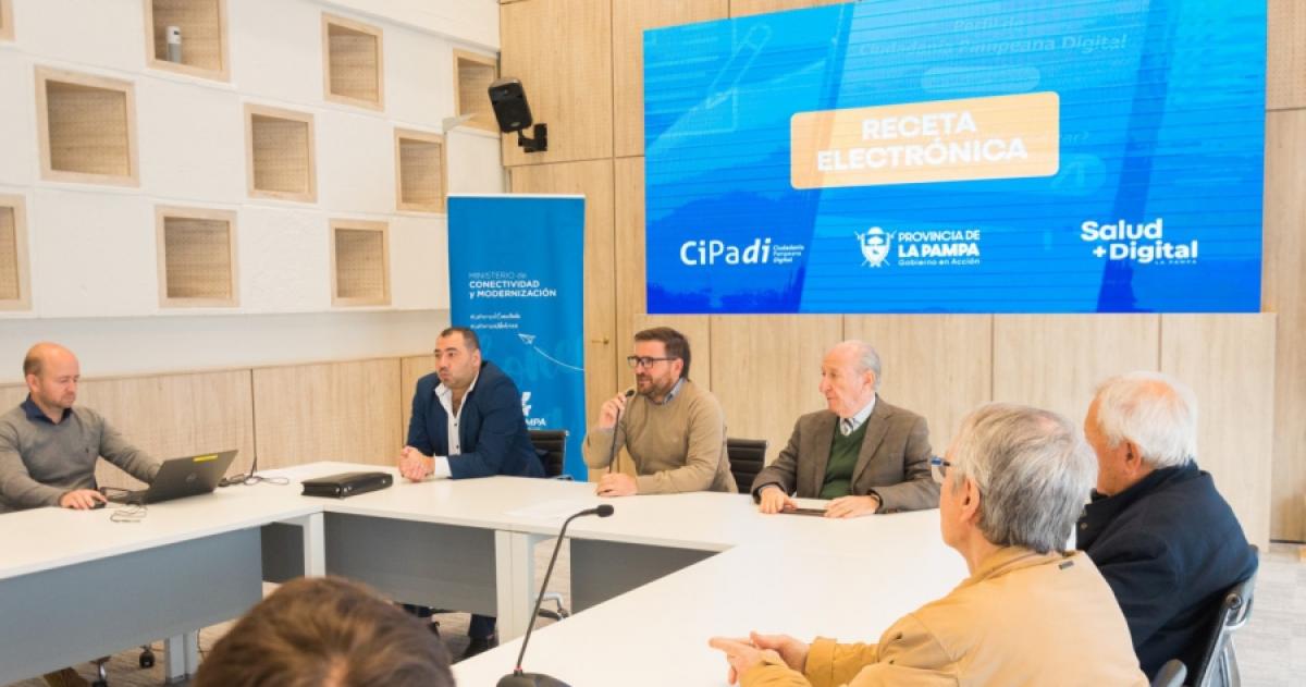 La presentación fue hecha por funcionarios provinciales