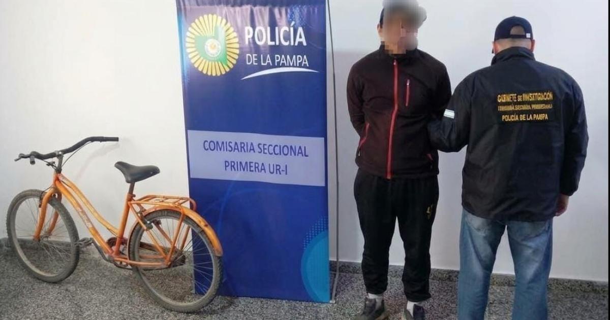 El hombre fue detenido por personal de la Seccional Primera