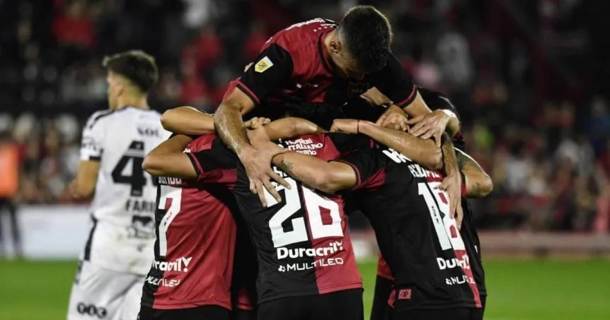 El festejo de la Lepra tras vencer a Central Córdoba