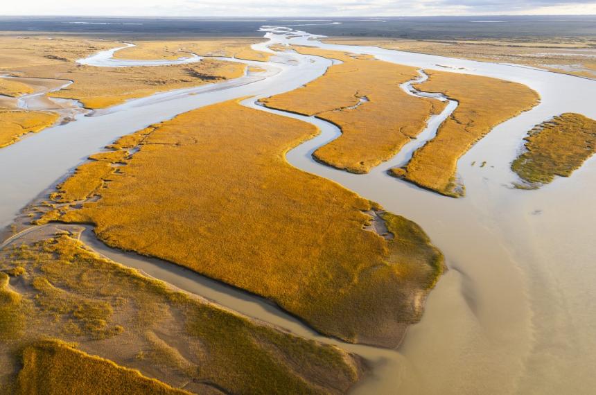 La desembocadura del río Colorado en el Atl�tico La fotografía de Marcos de Larminat que obtuvo el segundo premio en la categoría profesional del concurso 50 aniversario