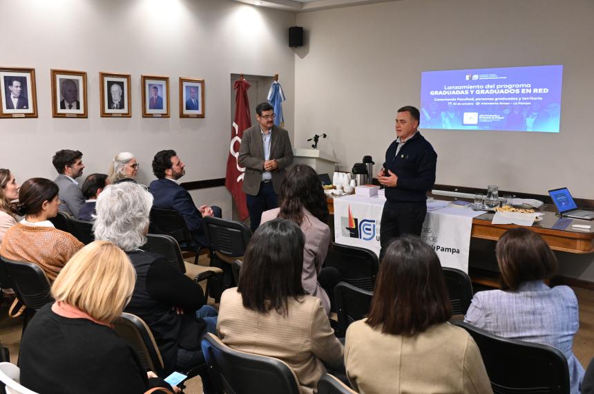 El encuentro en Intendente Alvear encabezado por el rector Marull