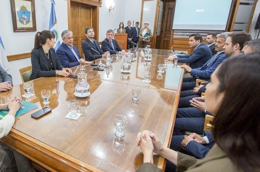 El gobernador de Neuquén Rolando Figueroa en la adjudicación de ocho �reas de Vaca Muerta