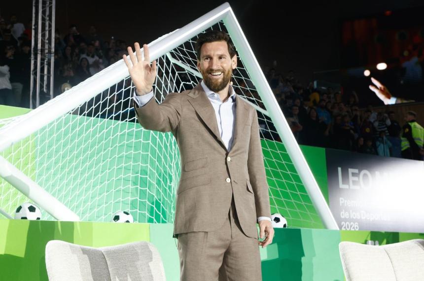 Leo volvió a España y participó en un evento para jóvenes