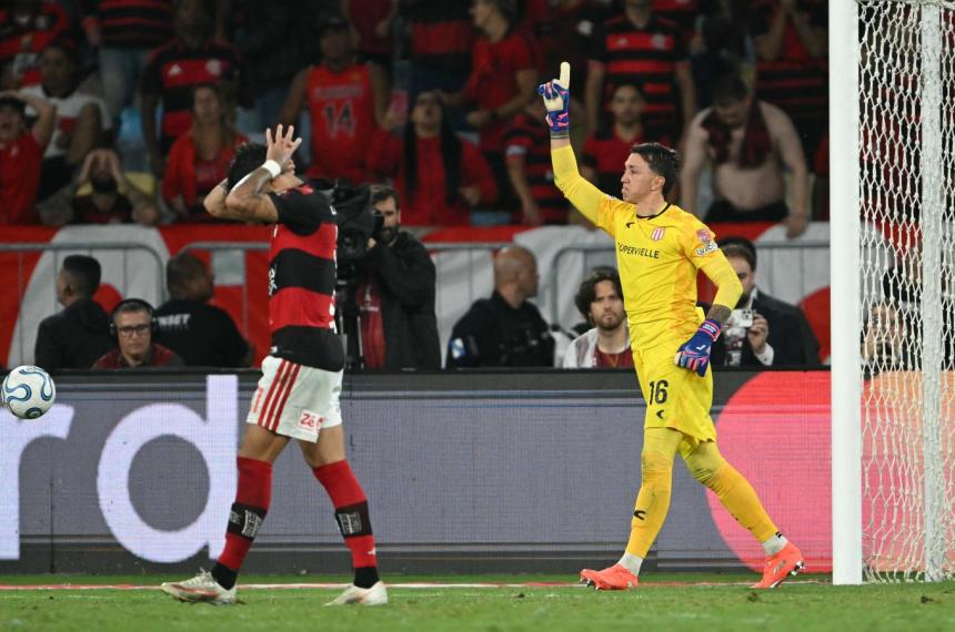 Muslera fue el héroe atajando tres penales