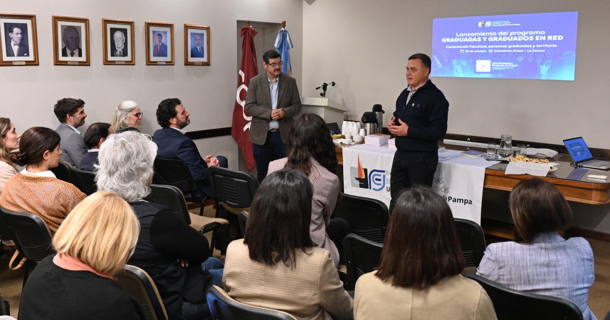 El encuentro en Intendente Alvear encabezado por el rector Marull