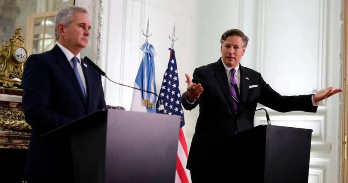 El subsecretario de Estado de los Estados Unidos Christopher Landau reconoció este jueves la preocupación de su país por el proyecto de la Ley de Defensa de la Soberanía Nacional