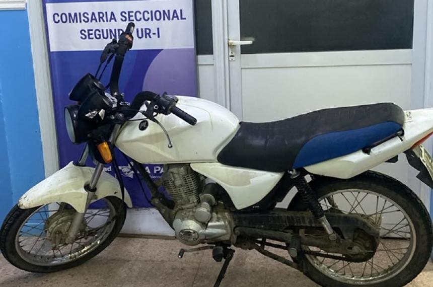 Los sospechosos se movilizaban en una moto que quedó secuestrada