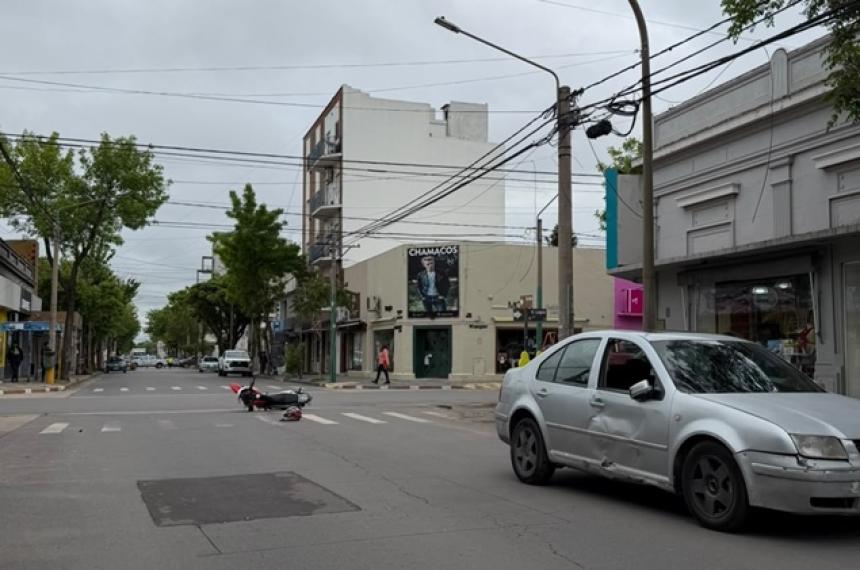 El choque ocurrió en la esquina de Lagos y 25 de Mayo